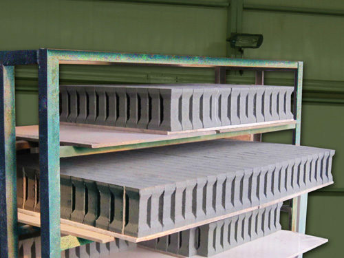 支(zhi)柱成(cheng)型